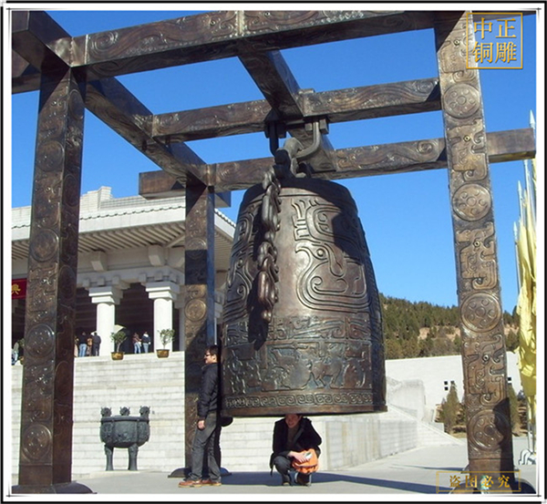 景區(qū)銅鐘圖片.jpg